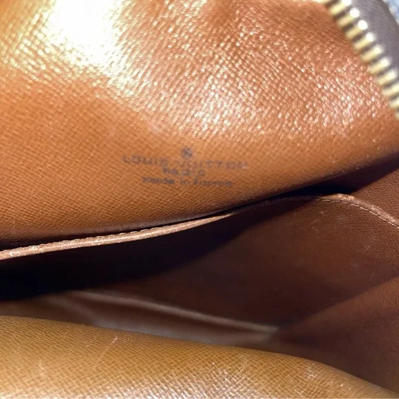 Authentic LOUIS VUITTON Danube Monogram Crossbody GM Bag LV - Picture 14 of 16